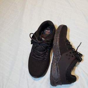 Black Avia sneakers. Men's 7.5